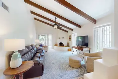 Image de Where Earth and Architecture Embrace: Discover the Essence of Adobe Living