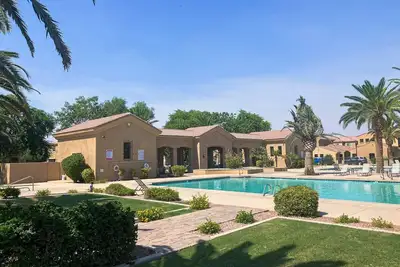 Image de Escape to this stunning house in Mesa, Az, where luxury meets comfort