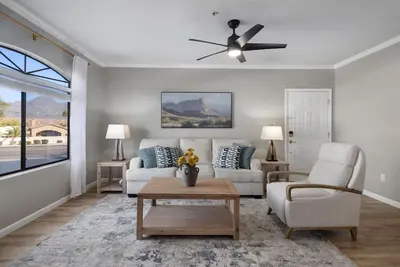 Image de Scottsdale Bliss – Stylish Long Term, Comfort, and Mountain Views Await!