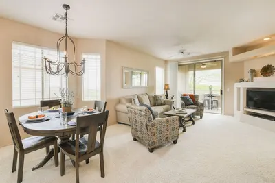 Image de Mountain-view condo with incredible sunset views, pool, hot tub & grill
