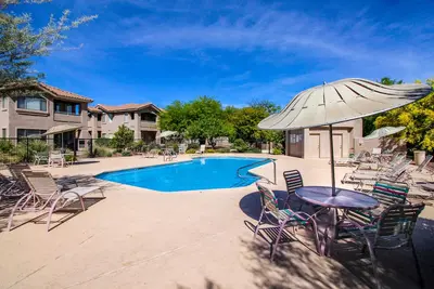 Image de Beautiful first-floor condo with pool, hot tub, & full kitchen - near hiking