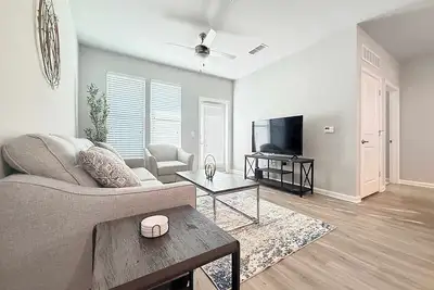 Image de Luxe Modern 2 Br Coastal Escape