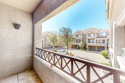 Image de Dog-friendly townhome with pool & covered balcony - near great golf