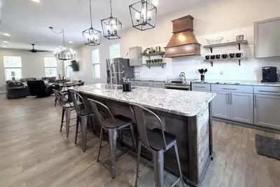 Near Downtown Indy, Mass Ave & Bottleworks