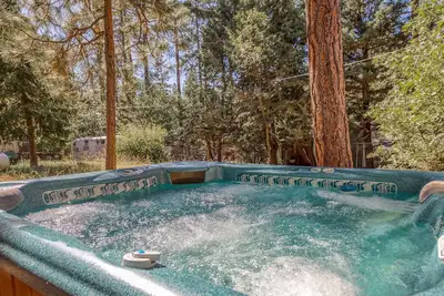 Image de Dog-friendly mountain home with amazing views - near town & hiking