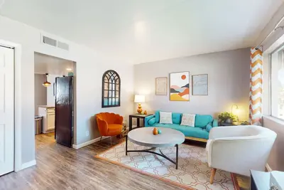 Image de Dog-friendly condo near attractions with fenced yard, central Ac, and cute decor