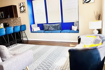 Image de Spacious Newark Retreat -2 Full Beds, Workspace & Mini Fridge + Ac