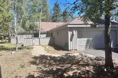 Image de 3-bedroom, 3 bath home in Sunriver. Peaceful location. Sharc passes included.