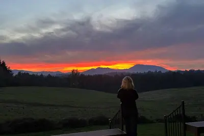 Image de Lookout- epic views, close to Osu, quiet