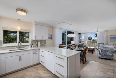 Image de Gorgeous Oceanfront Condo at Island Beach Club
