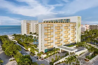 Image de Charming 2-bedroom, 2 bath villa, poolside floors 3-5 on adorable Marco Island