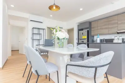 Image de 2 bedroom apt free parking and balcony