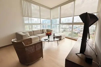 Image de Stunning 3br with Views, Balcony and Parking