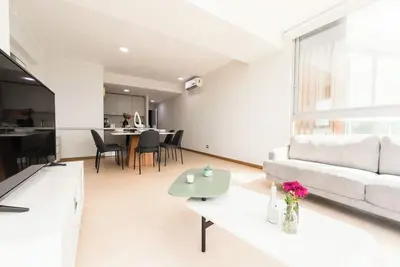 Image de Luxury 3br with balcony, parking and city view