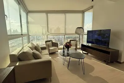 Image de Stunning 3br with Views, Balcony and Parking