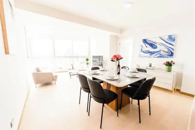 Image de Luxury 3br with balcony, parking and city view