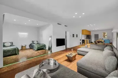 Image de Unique 2-bedroom house - 3 mins Downtown