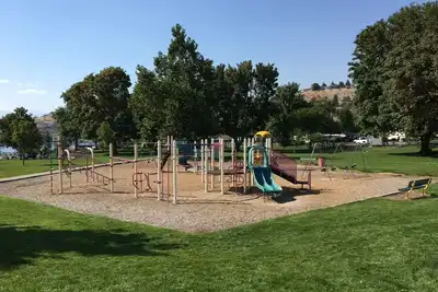 Image de Fourth of July in soothing Lake Chelan. Spacious 3-bedroom condo with Ac and gym