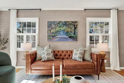 Image de Private Southern Retreat w/ Backyard Oasis - Hot Tub, Putting Green, Fire Pit