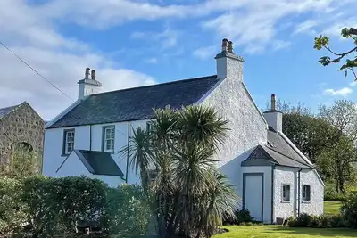 Image de The Old Manse. Four bedroom property with sea views and luxurious interiors.