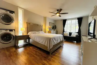 Image de Peaceful 2-bedroom condo with Ac in vibrant Houston