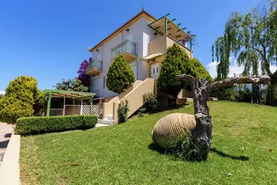 Image de Terpsi Aprtmnts - Kyparissia Studio Garden Retreat