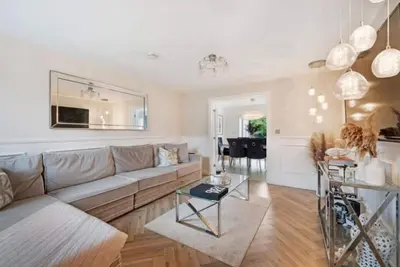 Image de Modern 4br Home | Free Parking | Sleeps 6 | Garden