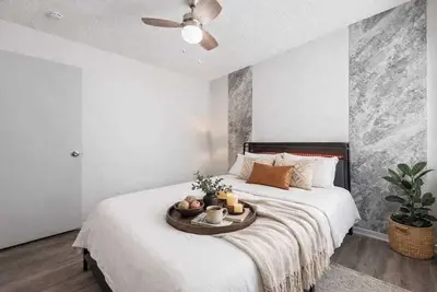 Image de Walk to At&T Stadium • 2br • 8min Walk