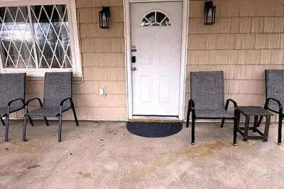 Image de Adventure Basecamp: Close to Springs, Trails & Beaches