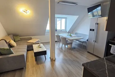 Image de Helios Design Suite - Old Town, near Elbufer & S-Bahn Dresden, parking space, Wlan