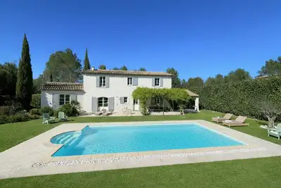 Image de Élégante bastide provençale avec piscine près d’Aix-en-Provence
