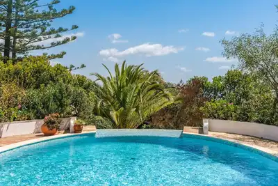 Image de Vale Verde in Lagos with 6 bedrooms and 4 bathrooms