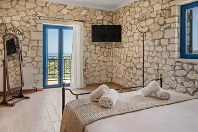 Image de Stone House in Olive Grove