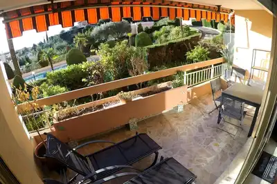 Image de Bus-gratuit plage + piscine 30x12mt faible fréquentation Parking calme Terrasse