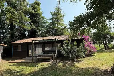 Image de Chalet Bougainvillée, au bord de mer et dans un grand parc arboré