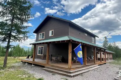 Image de Rising Wolf Retreat: 4-Bedroom Cabin near Glacier National Park