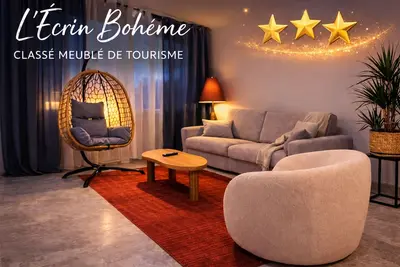 Image de L’Écrin Bohème ⭐⭐⭐ – Appartement cosy avec jacuzzi 💦 à Montélimar
