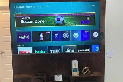 Image de 2-bedroom home in serene Laredo with Ac, private parking, and 2 King-size beds.