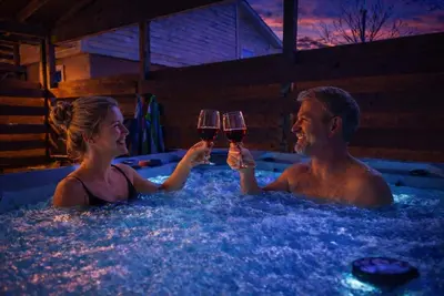 Image de Walk to Downtown, Hot Tub, Game Room, Boat Parking