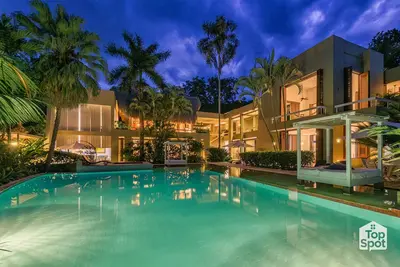 Image de ¡Amazing Design TopSpot® in Mesa de Yeguas!