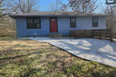 Image de Cozy home nestled in small-town America