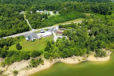 Image de River Shack Retreat | Waterfront Cabin | Kayaks Included