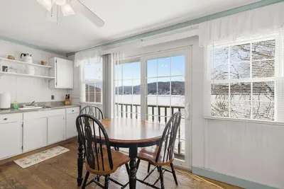 Image de Lakefront Cottage #3 | Dock | Mtn & Lake Views