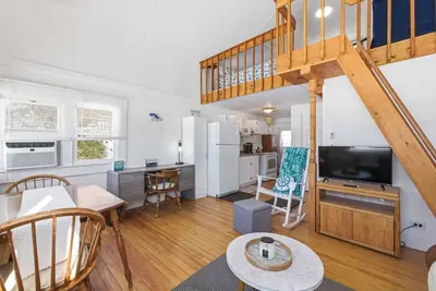 Image de Lakefront Cottage #5 | Dock | Mtn & Lake Views