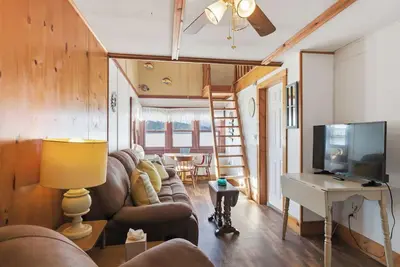 Image de Lakefront Cottage #6 | Dock | Mtn & Lake Views