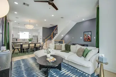 Image de Luxury 3br Modern Home – 2 mi to Houston Medical Center