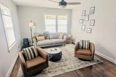 Image de Cozy 3-bedroom Cape Cottage in Green Park, Richmond Va