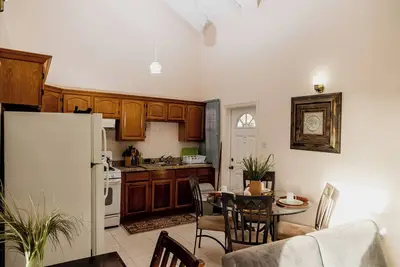 Image de Cozy 1-bedroom apartment in fabulous Pospect with Ac