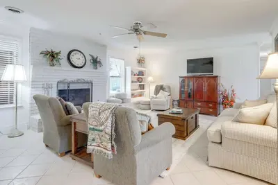 Image de Near Trails & Dtwn Springdale! Dog-Friendly Home