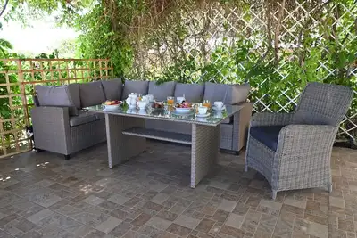 Image de Ibiscus Cottage in Paradisi near the Beach